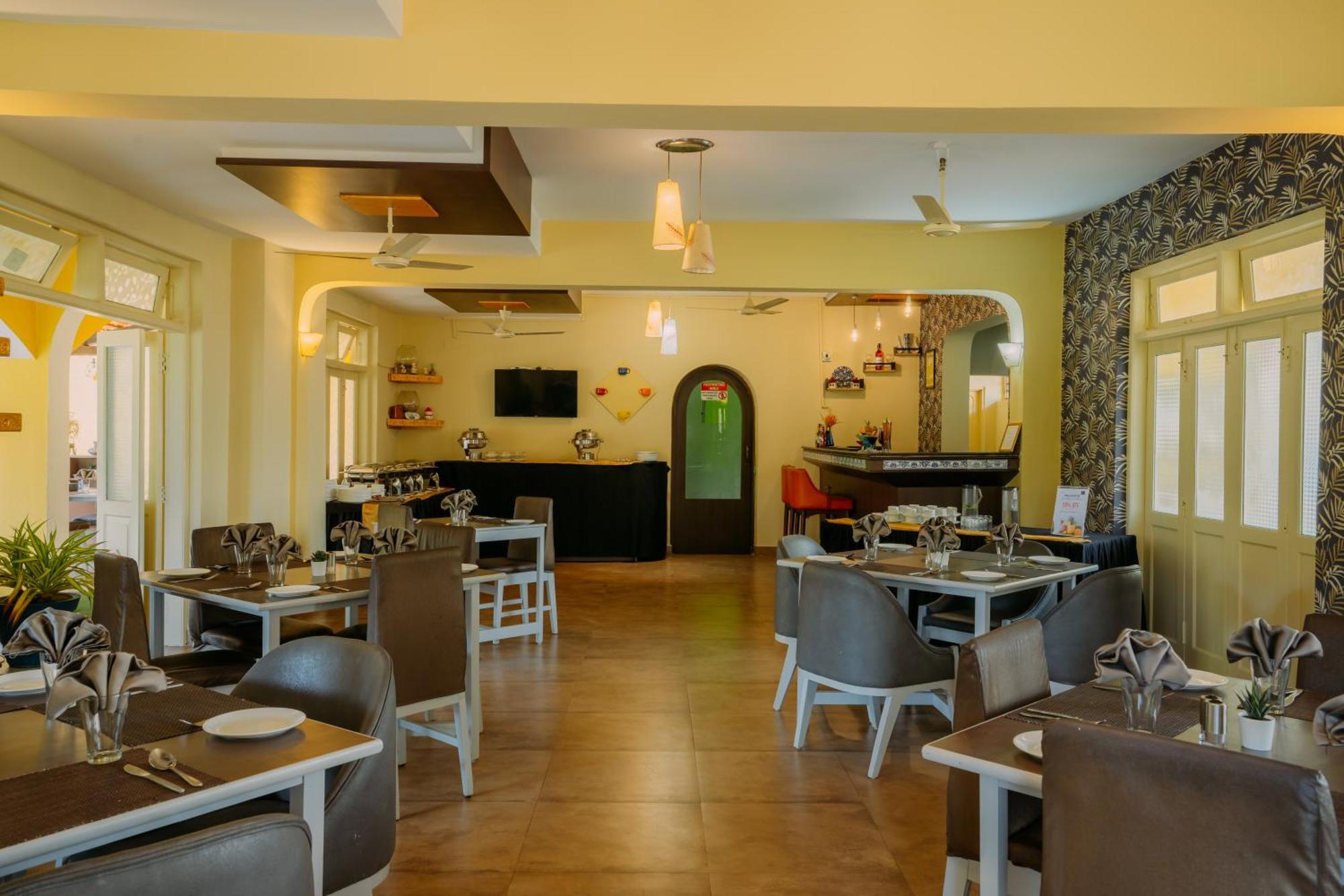 Carina Beach Resort Benaulim Eksteriør billede