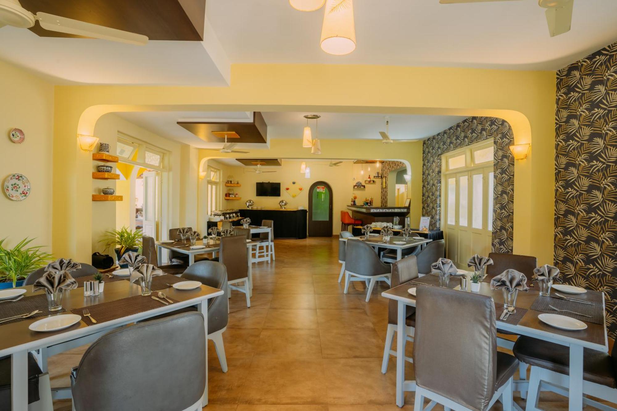 Carina Beach Resort Benaulim Eksteriør billede